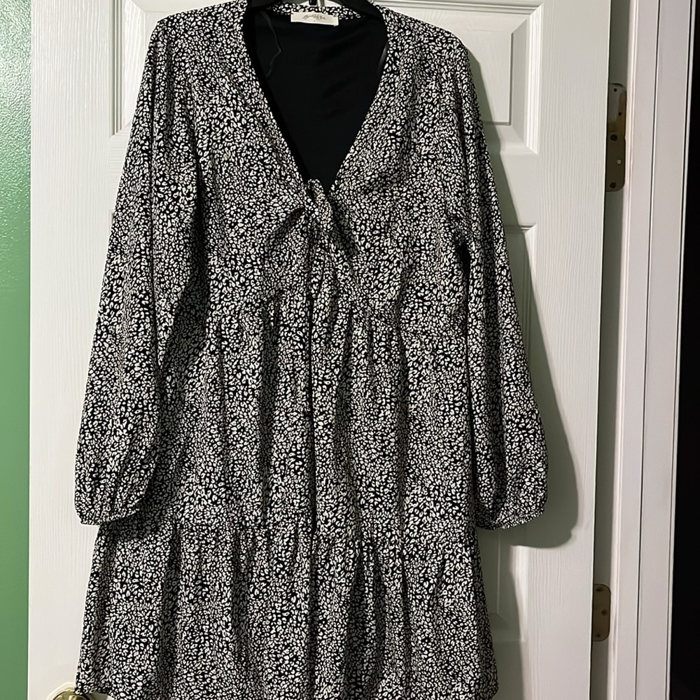 ARULA Black and White Long Sleeve Tiered Mini Dress